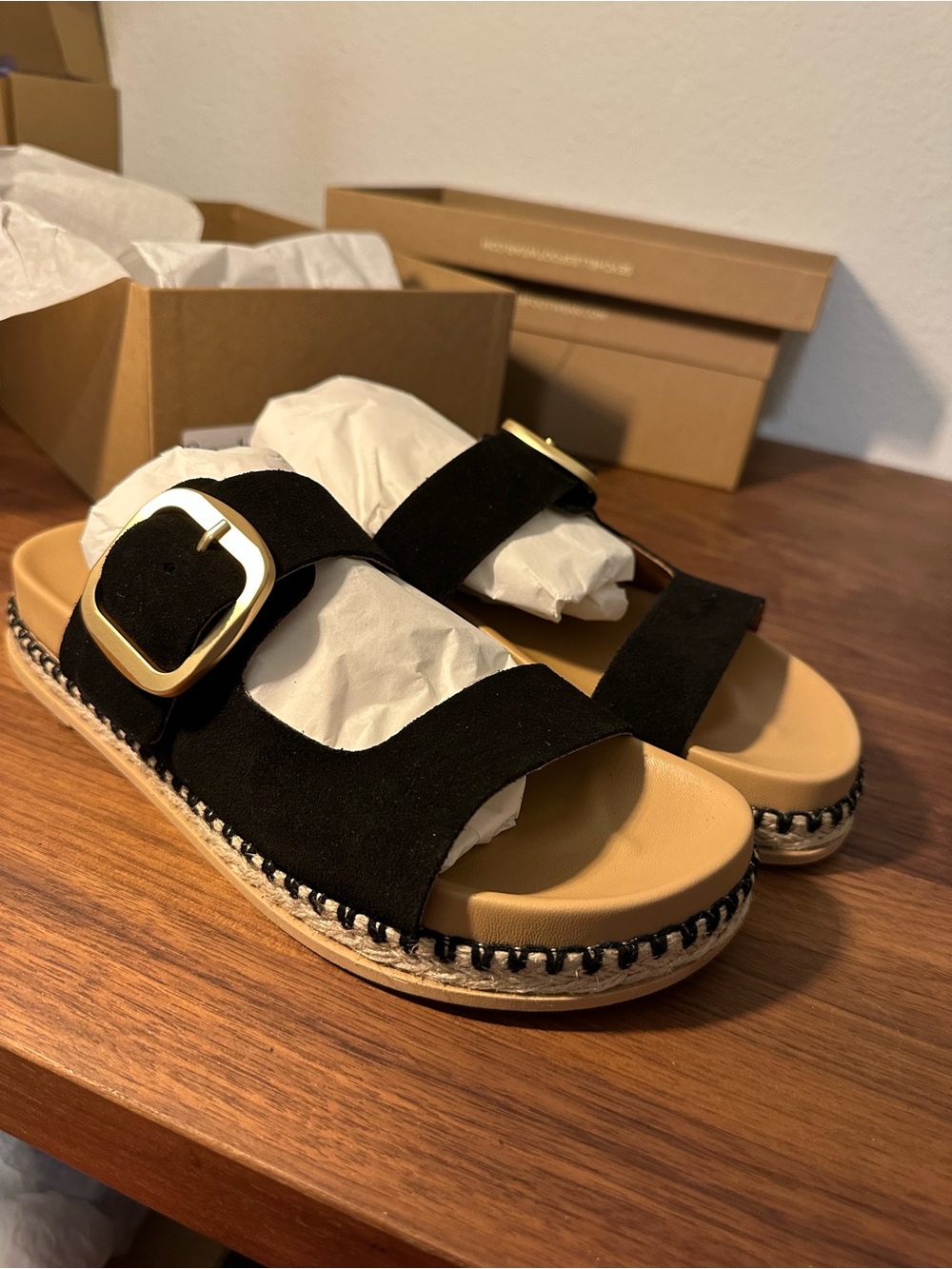 Seychelles Getaway Black Suede Sandals Size 7 NWT in Box Gold Buckle Espadrille